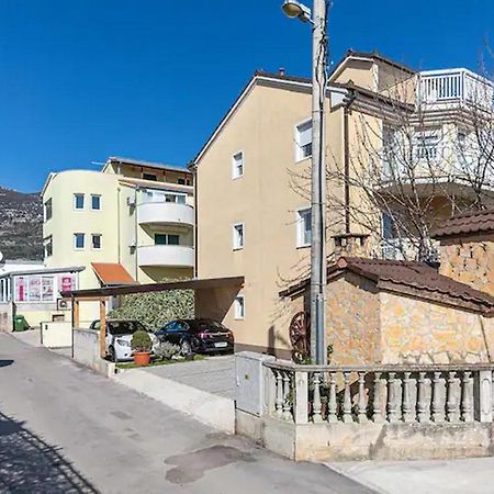 Apartments With A Parking Space Kastel Luksic, Kastela - 22071 Exteriér fotografie